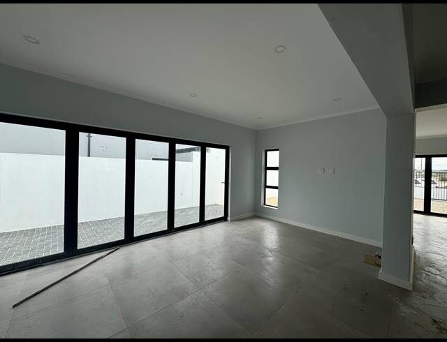 5 BEDROOM HOUSE FOR SALE IN SANDOWN